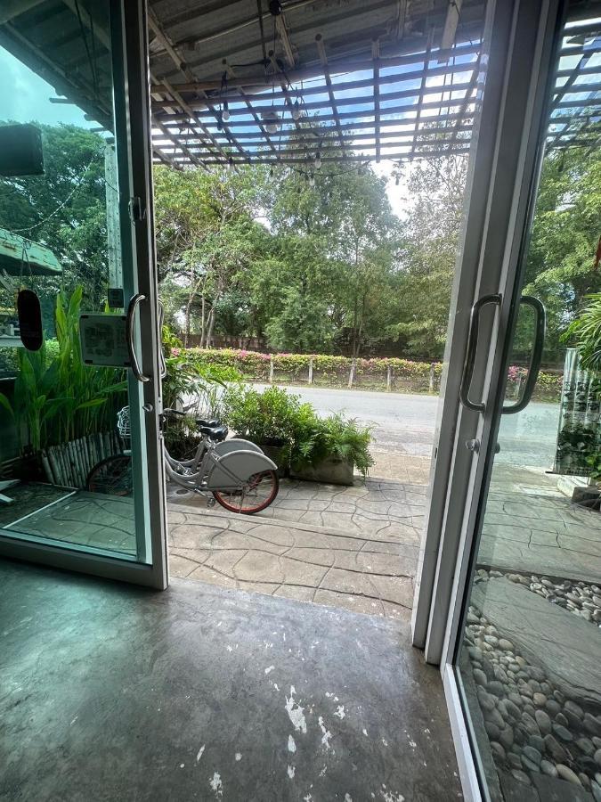 Une Jai Place เรือนอุ่นใจ Phimai Bagian luar foto